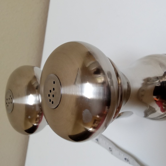 Olde Thompson Silver Salt & Pepper Shakers - Picture 7 of 8